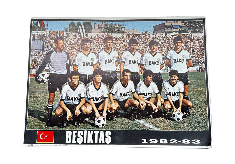 1982-83 Sezonu Beşiktaş Oyuncu Kadrosu Kartpostal (Büyük Boy) KRT21934 - 1