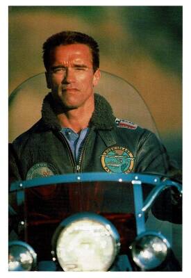 Arnold Schwarzenegger Kartpostal KRT9852 - 1