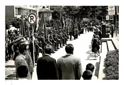 Aydın - Nazilli Cumhuriyet Bayramı Töreni 1940 lar Kartpostal KRT6272 - 1