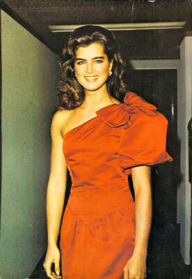 Brooke Shields Büyük Boy Kartpostal KRT18843 - 1