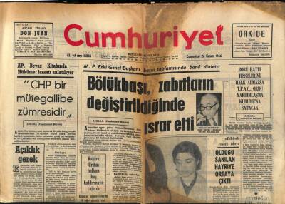 Cumhuriyet Gazetesi 26 Kasım 1966 - Diyarbakırda Bir Köy Ağası Karakol Önünde Öldürüldü GZ85543 - 1