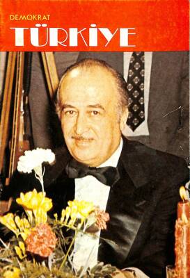 Demokrat Türkiye Dergisi Ocak 1977 - THY Grevinin Temelinde Sendika İçi İktidar Mücadelesi Yatıyor NDR76023 - 1