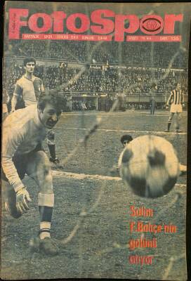 Fotospor Dergisi 8 Nisan 1969 Sayı 135 - Salim F. Bahçenin Golünü Atıyor NDR85631 - 1