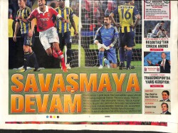 Habertürk Gazetesi Spor Eki 4 Mayıs 2013 - Soyunma Odasındaki Sessizliği Aziz Yıldırım Bozdu - Sneijder 11'e Riera Kulübeye GZ153798 - 2