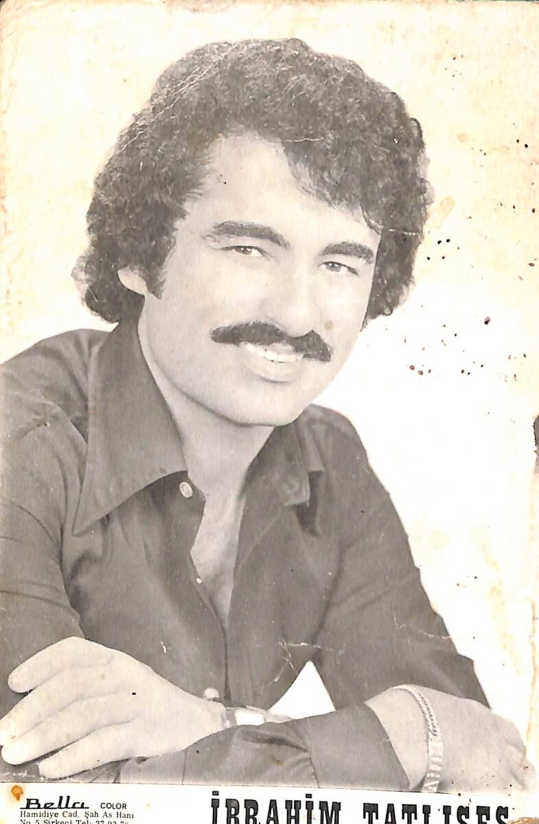 İbrahim Tatlıses Siyah Beyaz Kartpostal (Küçük Boy) KRT21284 - 1