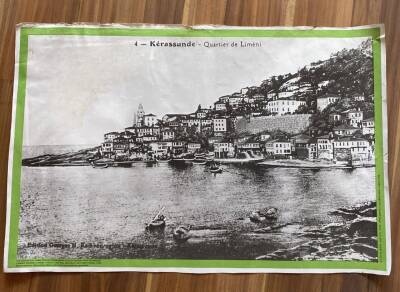 KERASSUNDE (GİRESUN) QUARTIER DE LİMENİ (GİRESUN LİMANI)ESKİ POSTER (1970LER BASIM) 55X36 CM KRT17563 - 1