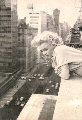 Marilyn Monroe Kartpostal KRT17447 - 1