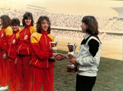 Şampiyon Galatasaray Voleybol Takımı Kartpostal (Orta Boy) KRT19917 - 1