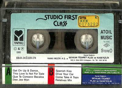 Studio First Class - *Spanish Kiss* Kaset KST18923 - 2