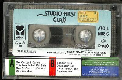 Studio First Class - Spanish Kiss Kaset KST22561 - 2