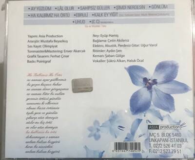 Taha *Kutsiler * ( İkinci El ) CD Müzik CD2550 - 2