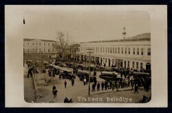 Trabzon Belediye Meydanı Kartpostal KRT6524 - 1