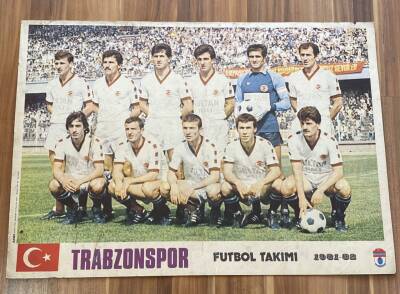 TRABZONSPOR 1981-82 FUTBOL TAKIMI ULTRA DEV BOY KARTPOSTAL (70X50 cm) KRT17516 - 1